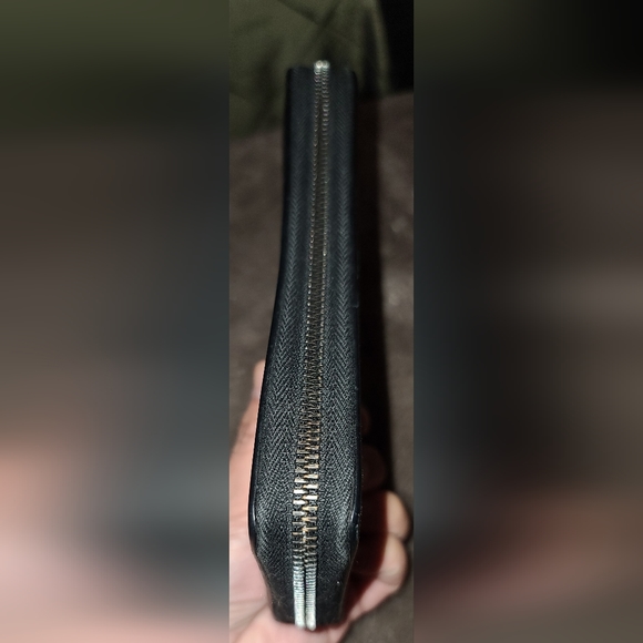 Authentic gucci zippered canvas long wallet for men - Picture 8 of 11